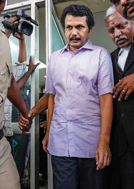  ராங்கால் அப்ரூவர் செந்தில்பாலாஜி1 அமலாக்கத்துறை பிரஷர் ஜெ.வின் ஊழல் நகைகள் விற்பனைக்கு ரெடி ! கோஷ்டிகளை ஒருங்கிணைத்த காங்கிரஸ் தலைவர்