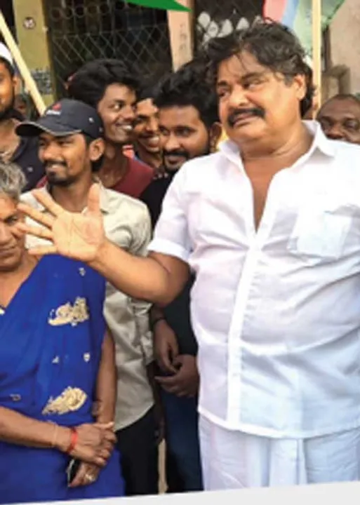  ரெட்டை இலை இல்லையென்றால் வாழை இலை! -வேலூரில் மன்சூர்அலிகான்