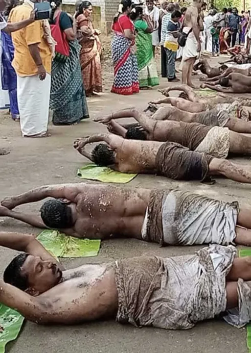  எச்சில் இலையில் உருண்ட பக்தர்கள்! - எதிர்க்கும் அமைப்புகள்.