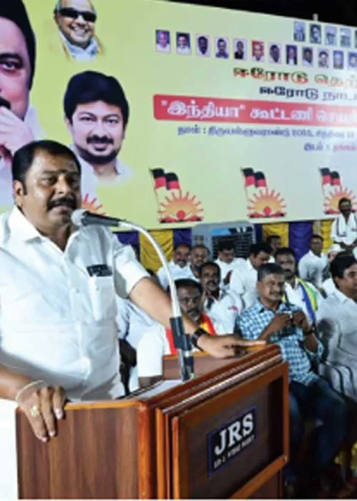  பீடித் தொழிலாளி மகளை ஆட்சியராக்கிய "நான் முதல்வன் திட்டம்!'