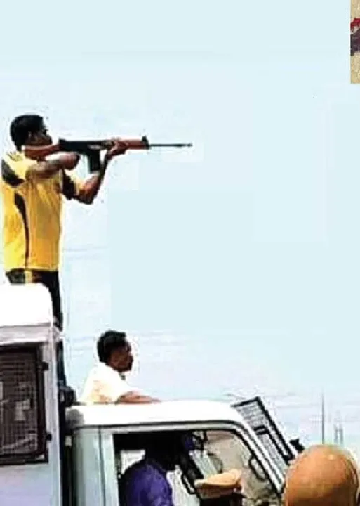  தூத்துக்குடி துப்பாக்கிச்சூடு : தொழிலதிபருக்காக 13 உயிர்களை பழிவாங்கிய காக்கிகள்! கண்டித்த உயர் நீதிமன்றம்!