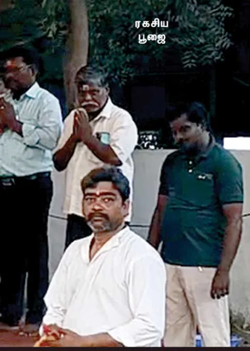  ரகசிய பூஜையும். ரெய்டும்! ஒரே நாளில் 50 கோடி லஞ்சம்? - பத்திரப்பதிவு பரபரப்பு!