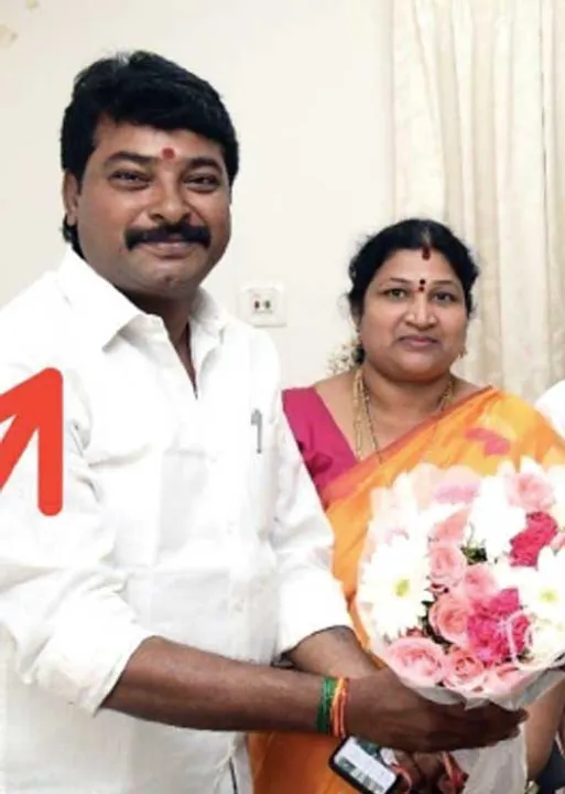  சிறுமிக்கு பாலியல் கொடுமை! கைதான அ.தி.மு.க. செயலர்! -பதட்டத்தில் எடப்பாடி!