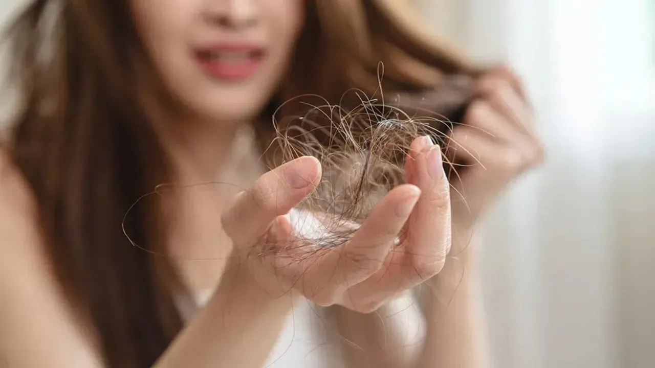 are-you-also-losing-hair_-so-know-here-the-remedies-to-stop-hair-fall-2025-09-15-17-50-12