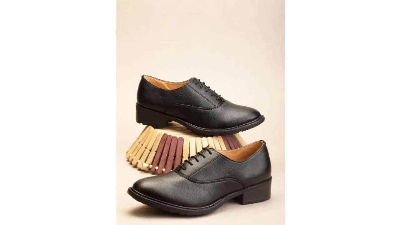 Textured Formal Oxfords