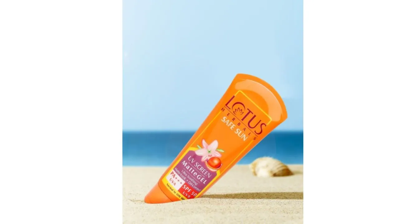 Lotus Herbals Safe सन मैट जेल SPF 50