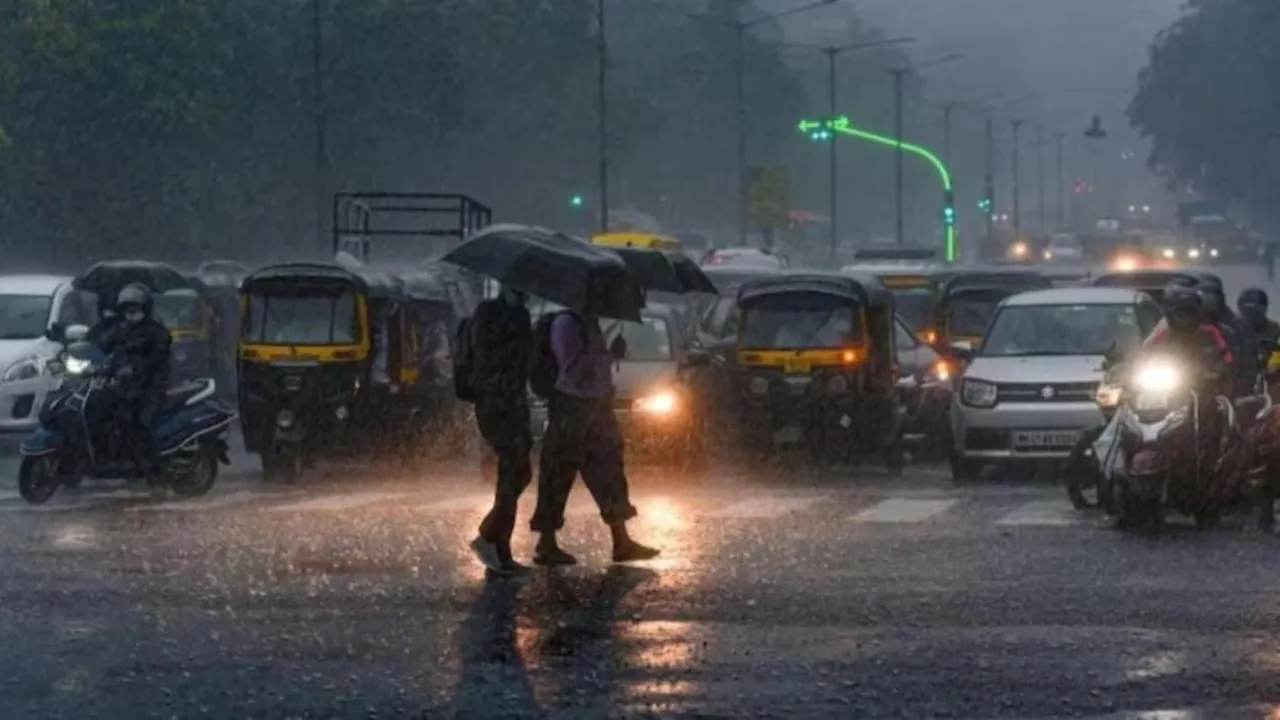heavy rainfall hit Delhi