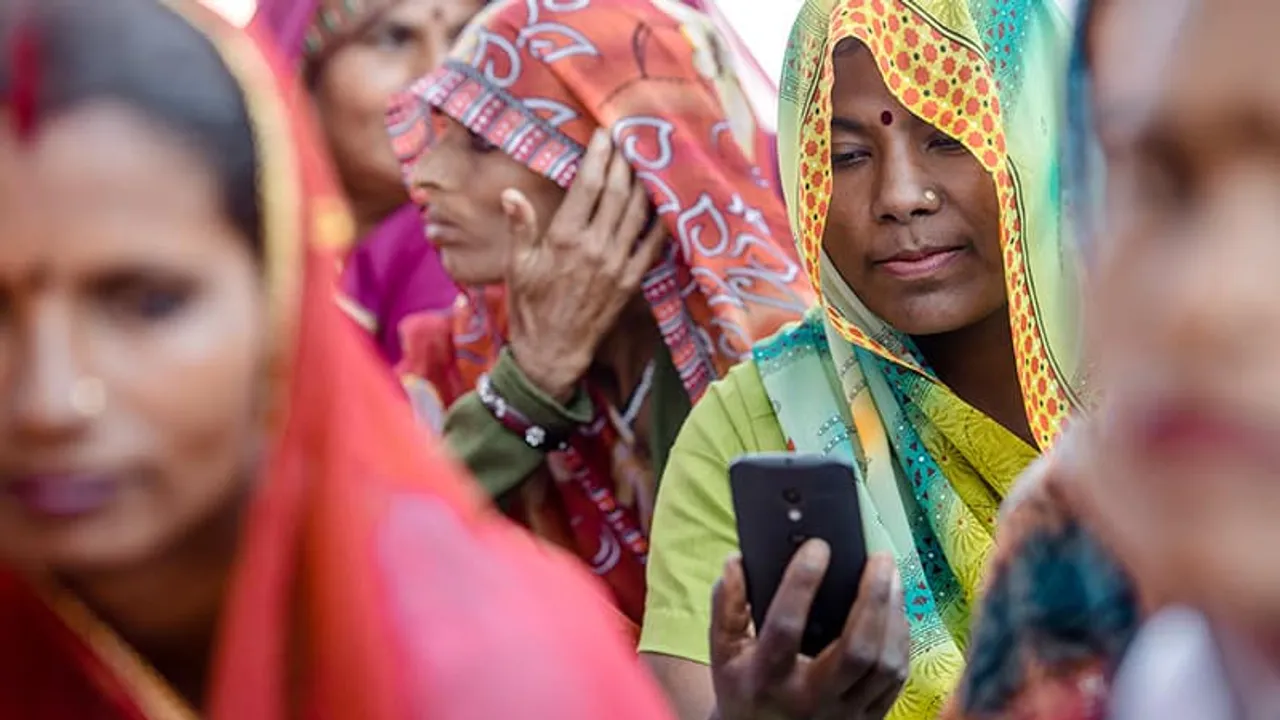women with mobile phone