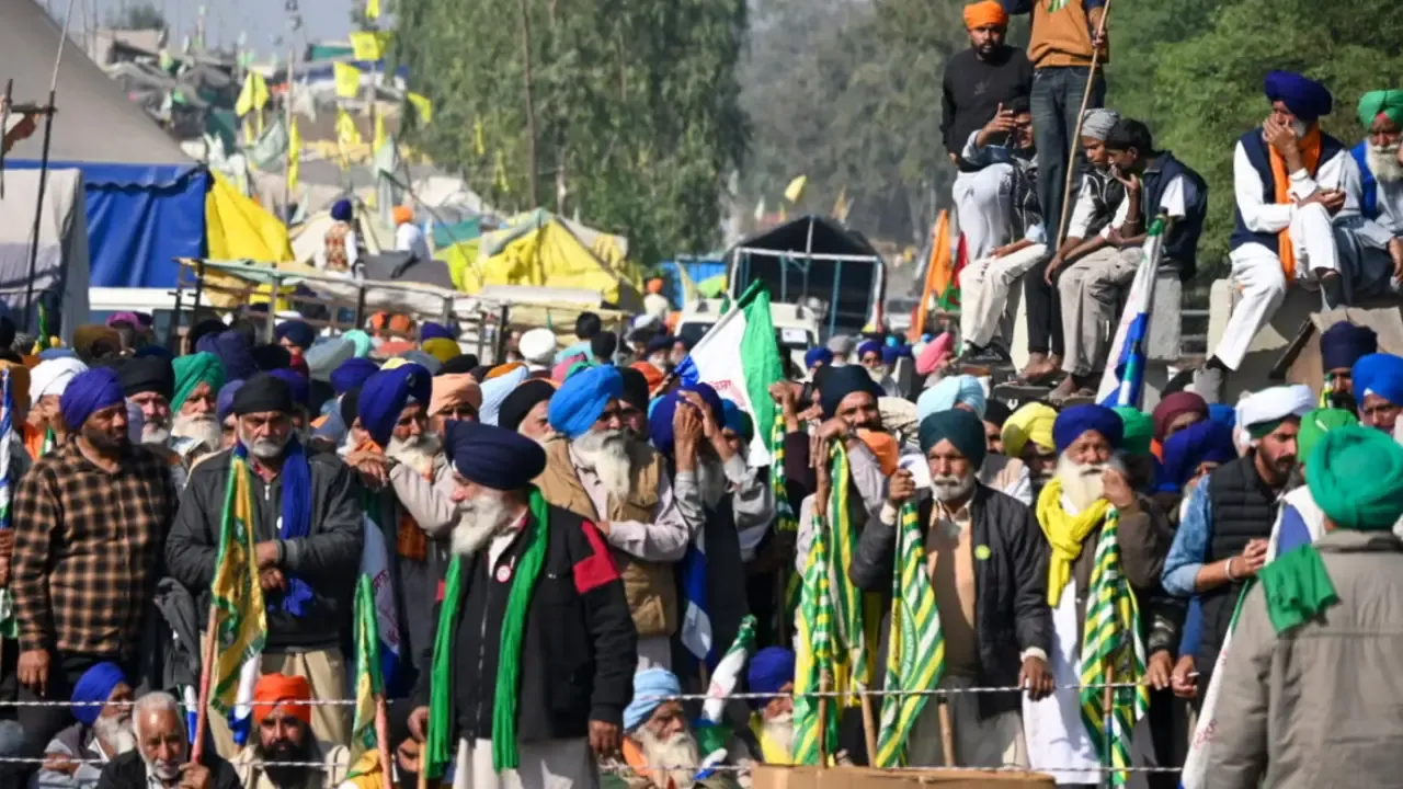 Farmers Halt March Over MSP After Tear Gas Shelling Leaves 8 Injured