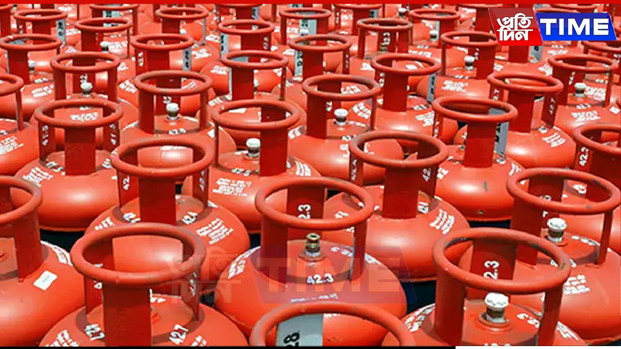 LPG Price Hiked by Rs. 50, Excise Duty Up on Fuel but No Change in Retail Rates