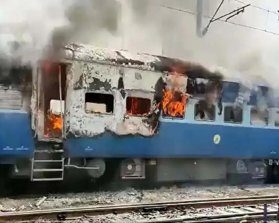 Bihar: Anti- Agnipath Protests Turn Violent, Three Trains Set on Fire