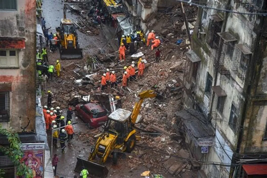 1 Dead, 18 Injured in Mumbai Building Collapse 