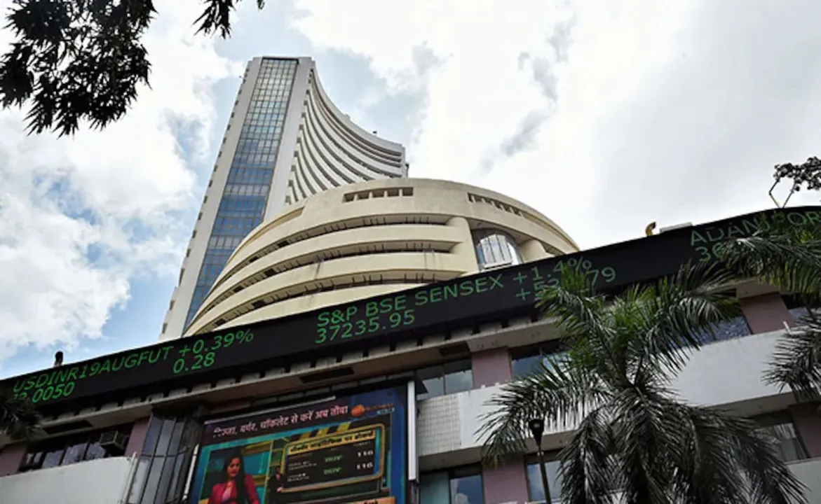 Markets Witness Upturn With Huge Gains, Rupee Rises Sharply