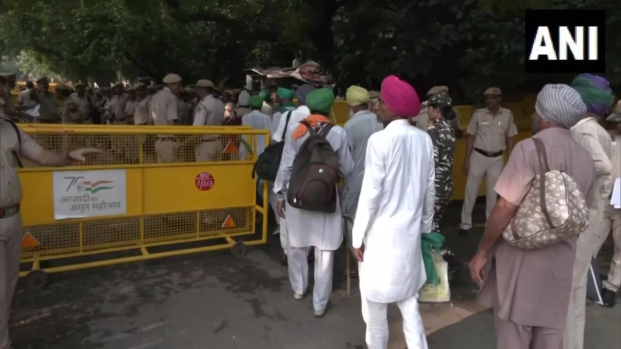 Farmers Stage Protest in Delhi’s Jantar Mantar 