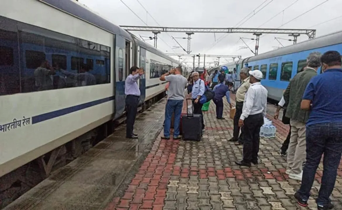 Vande Bharat Express Suffers ‘Flat Tyre’ 