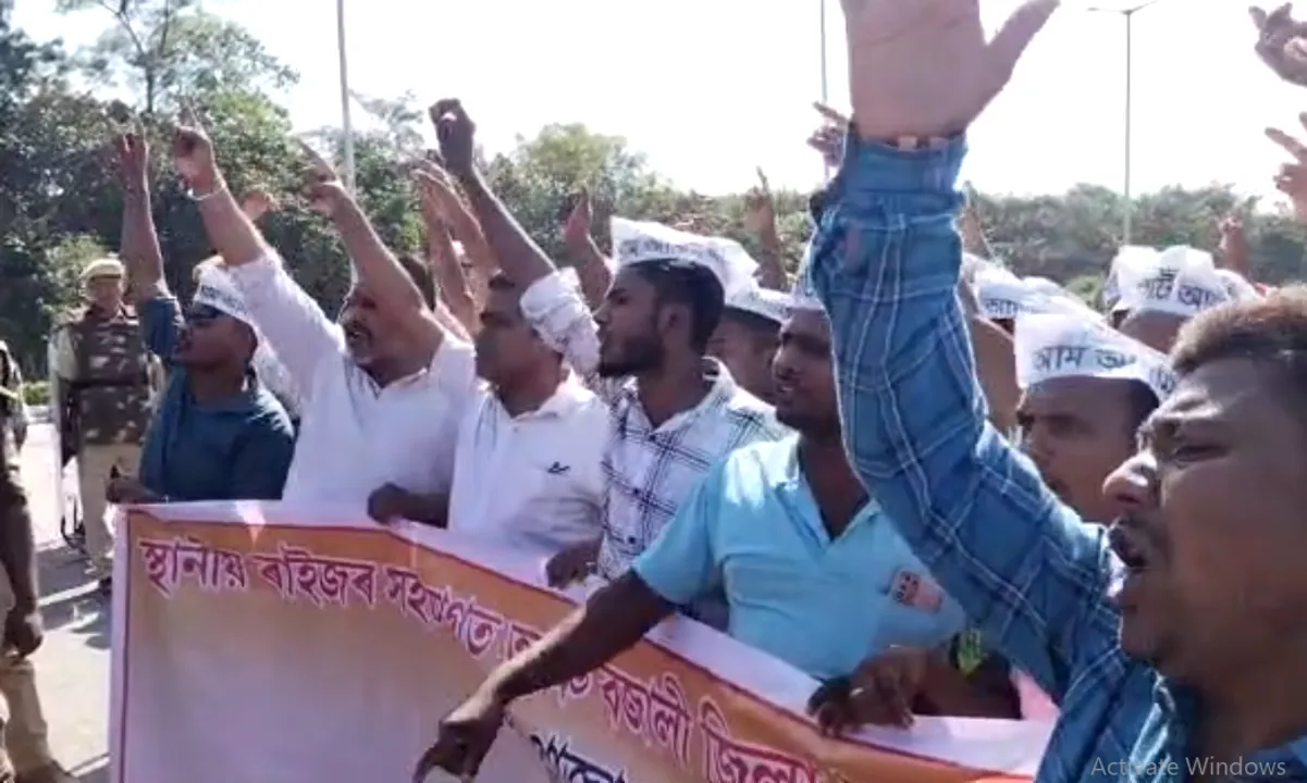 Police Lathi-Charge Protesting AAP Members in Assam’s Bajali