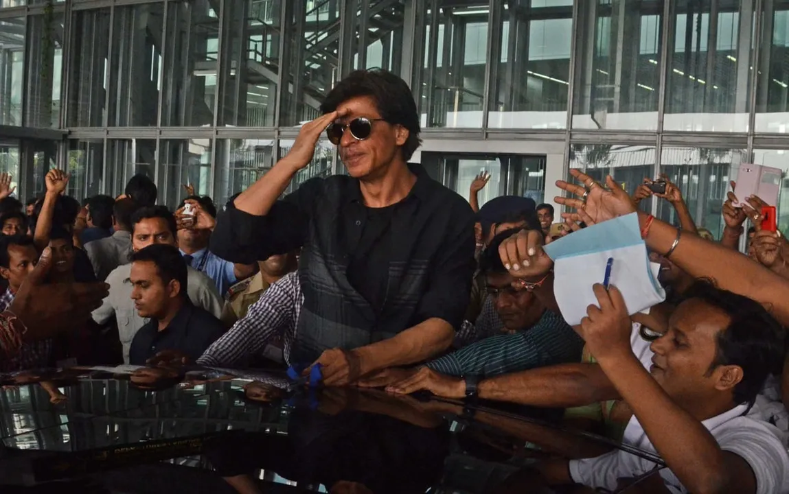 Customs Dept Stops King Khan at Mumbai Airport Over Luxury Watches