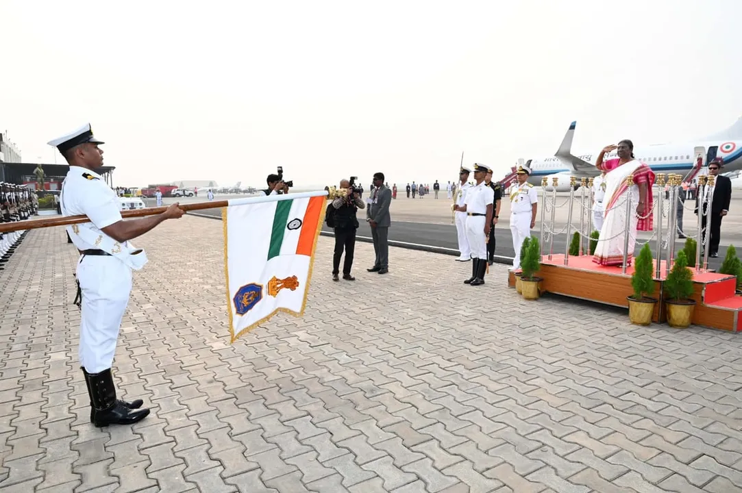 New Design for President's Standard & Colour and Indian Navy Crest Approved