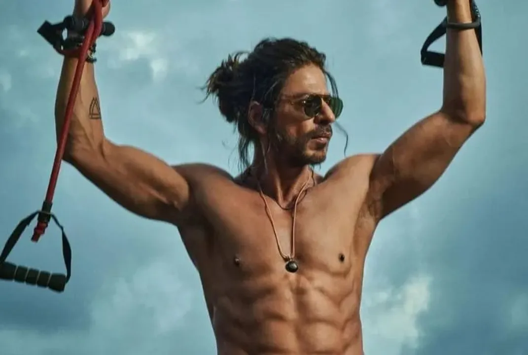 ‘Will Stay Positive’ King Khan on Besharam Rang Controversy