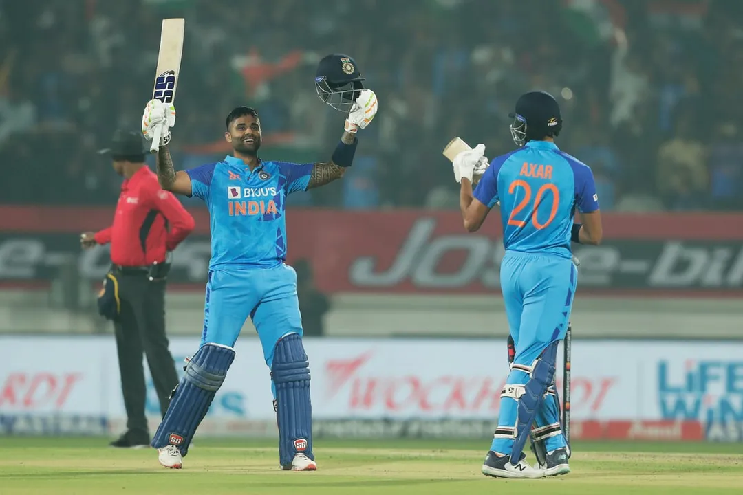 Suryakumar's Century Leads India to 228/5 against Sri Lanka in 3rd T20I