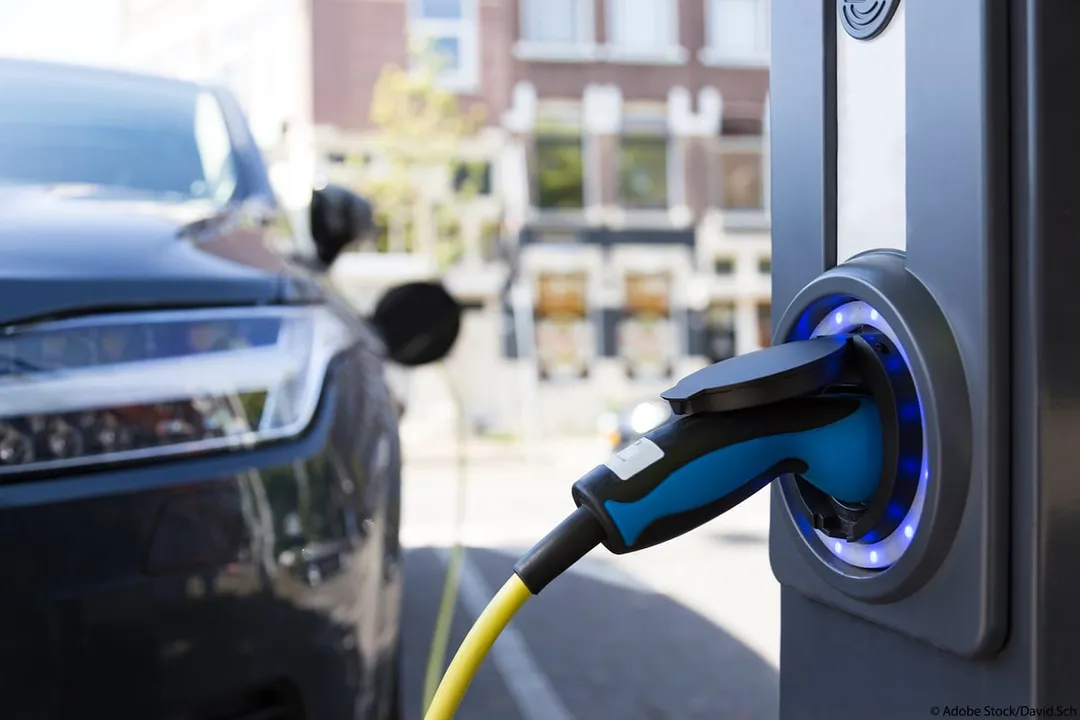 European Parliament Formally Bans Sale of Gas, Diesel Car from 2035