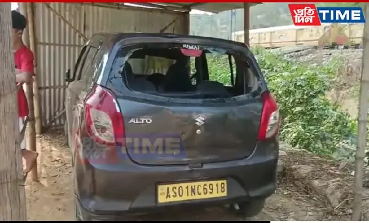 Guwahati: Drunk Youths Vandalise Cab Driver's Car On Holi