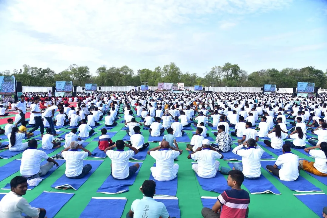 Over 7,000 Enthusiasts Practice in 'Yoga Mahotsav' Event in Bodh Gaya