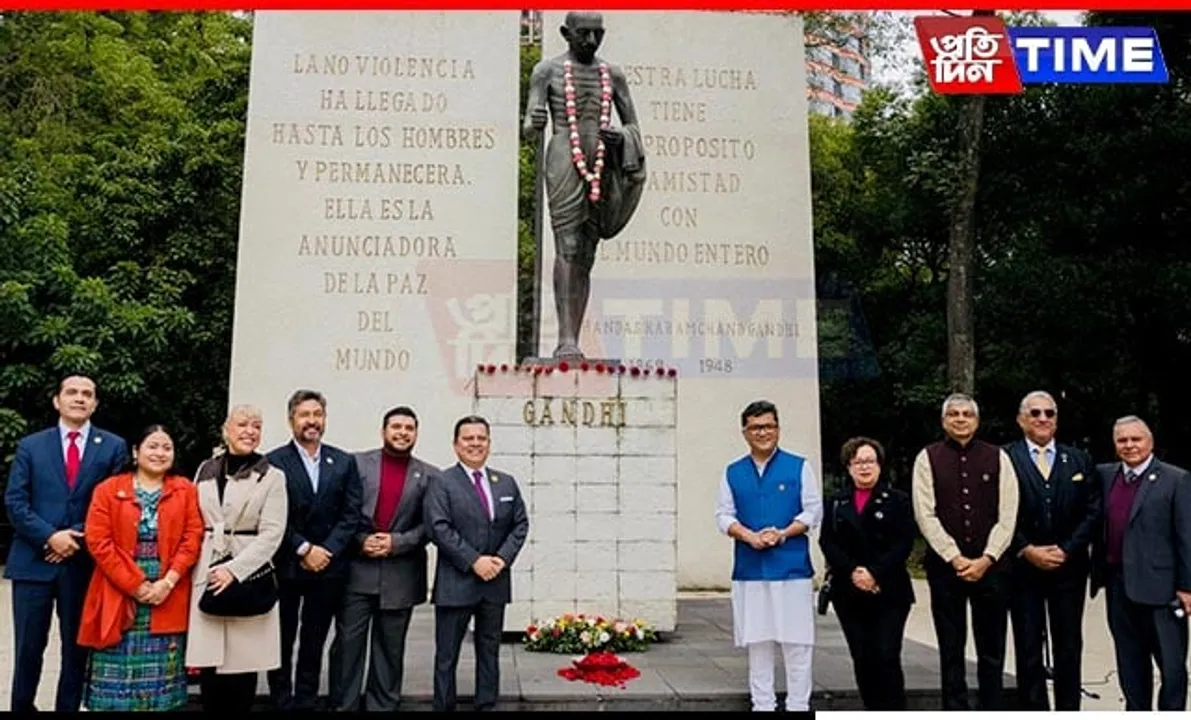 Pabitra Margherita Pays Floral Tributes to Mahatma Gandhi in Mexico