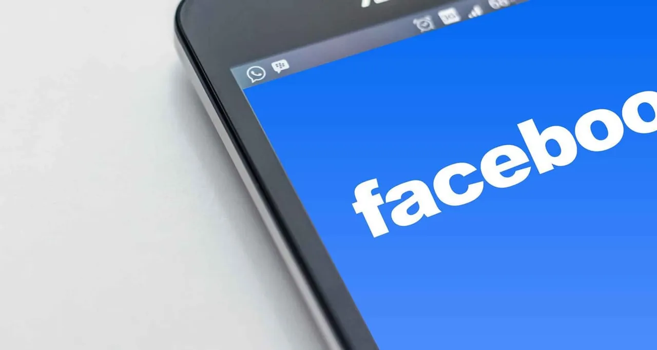 Facebook shareholders sue company over tumbling stocks