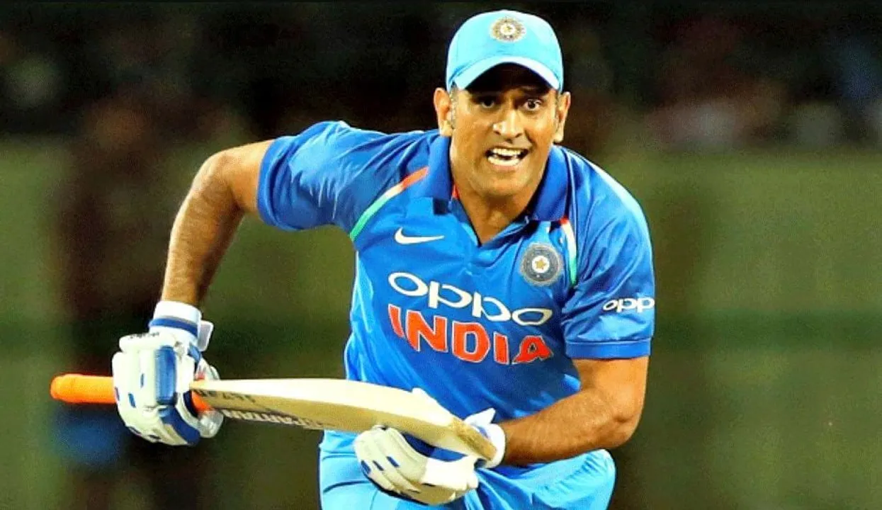 MS Dhoni breaches 10k-run mark