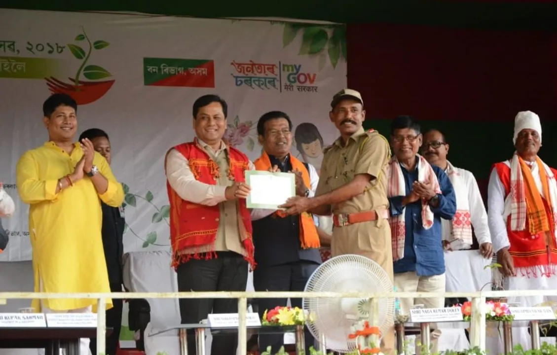 CM Sonowal distributes saplings to students; felicitates forest officials on occasion of Van Mahotsav