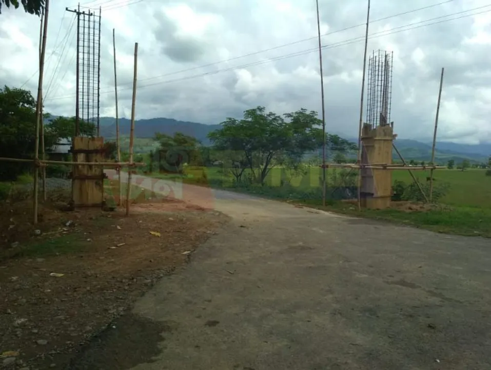 Alleged Naga transgressors build gate on Assam-Nagaland Border