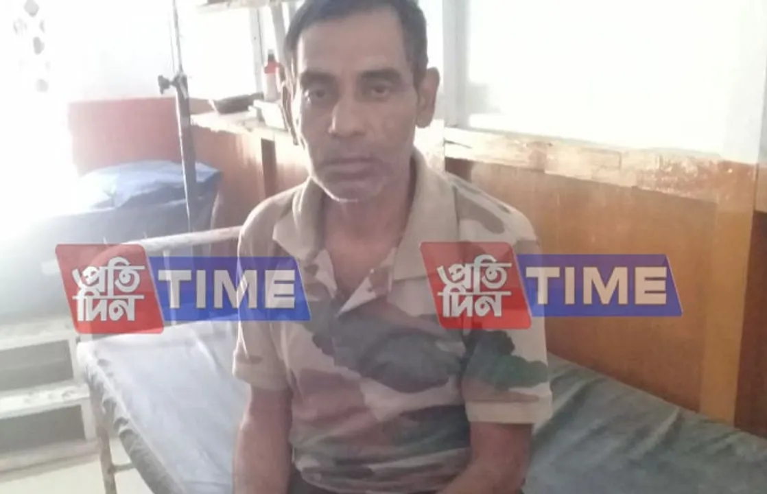 Rhino attacks forest-guard in Kaziranga