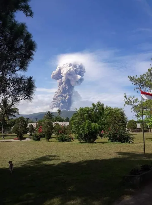 Volcano erupts in Indonesia days after earthquake, Tsunami