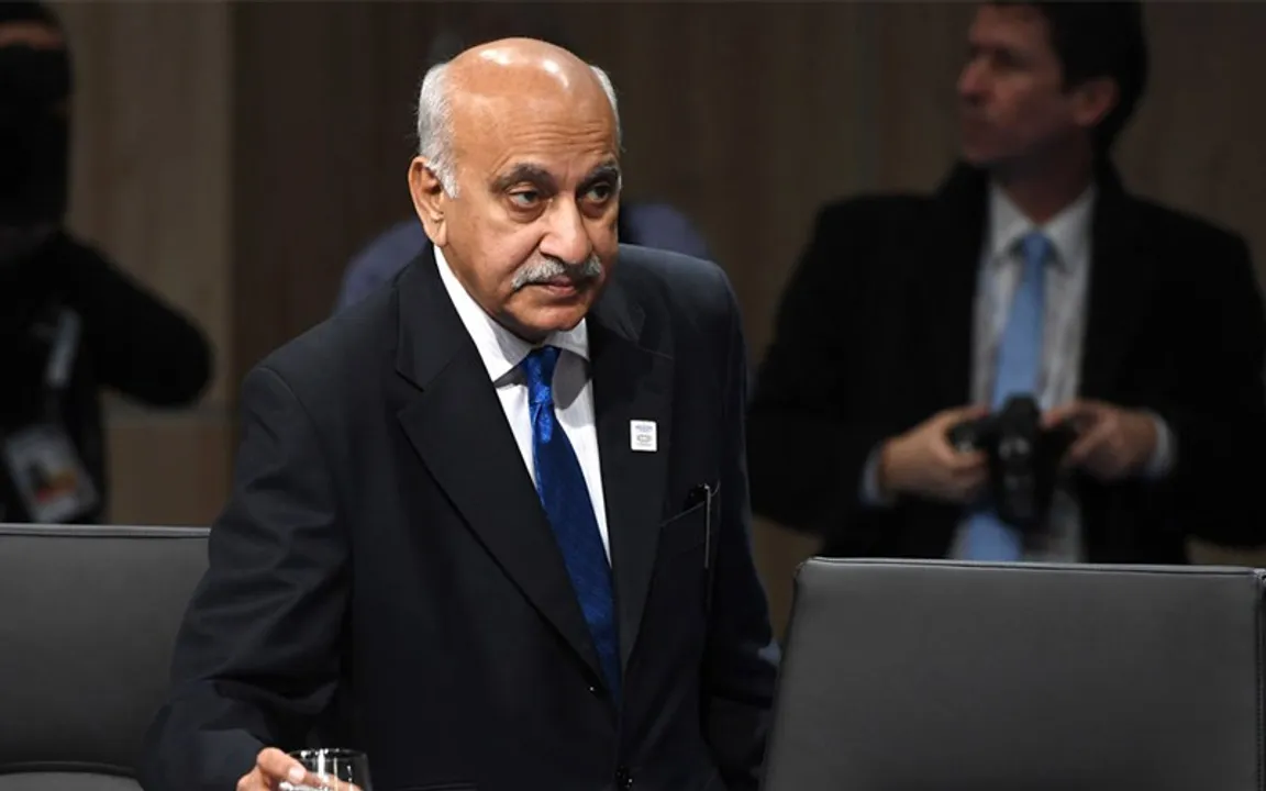 M J Akbar Resigns