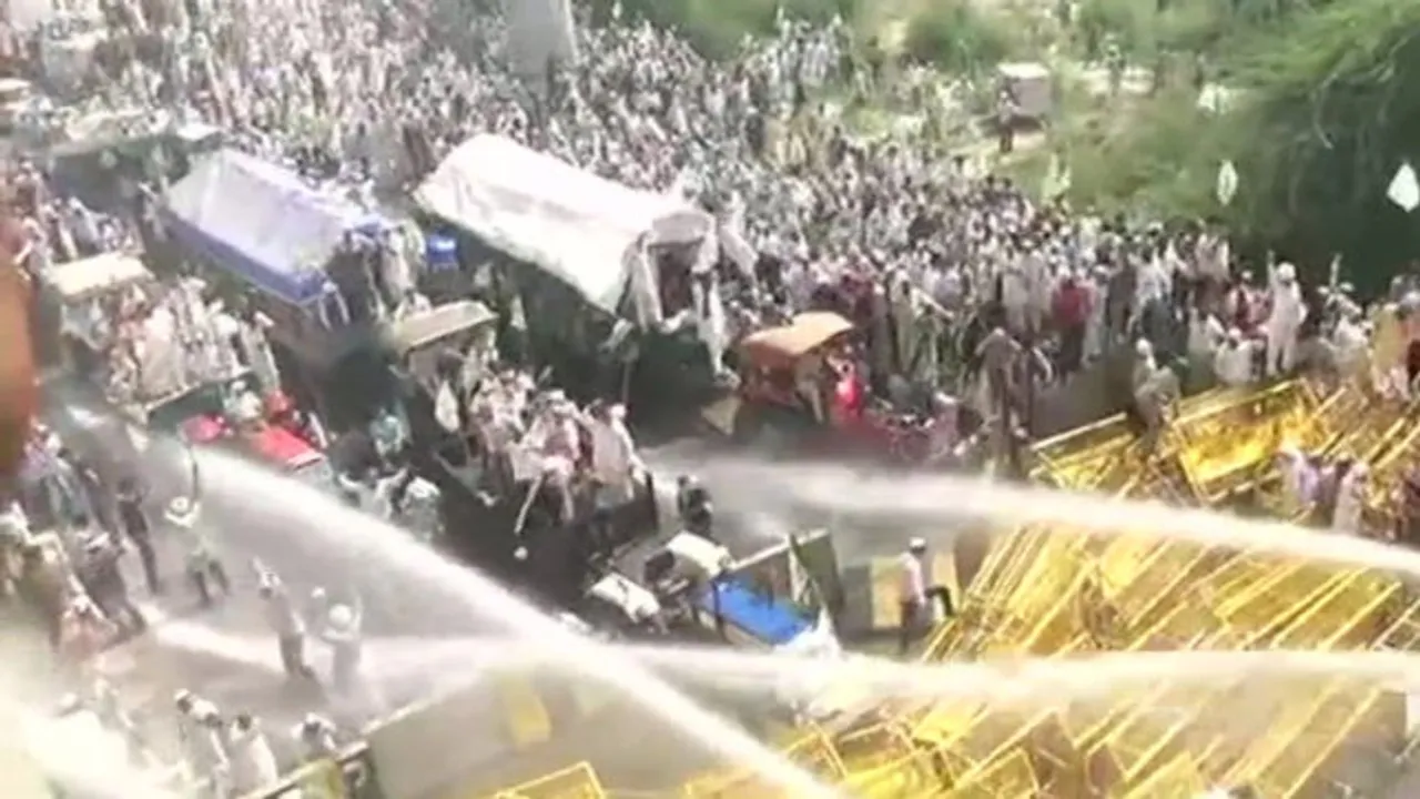 Kisan Kranti Padyatra : Water cannons used to stop farmers’ march