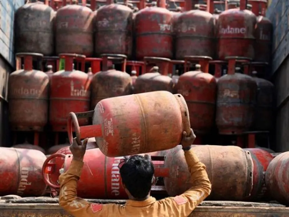 Non-Subsidized LPG Rates Increased By Rs 60