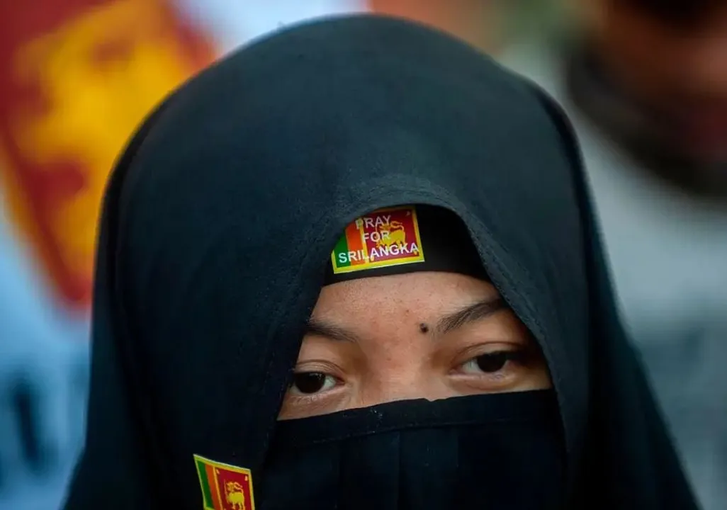 Sri Lanka bans burqa after blasts