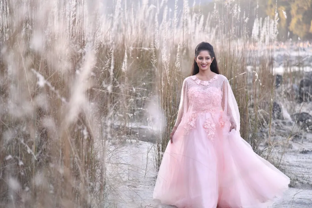 Sunita Kaushik enthrals Shaan’s music video