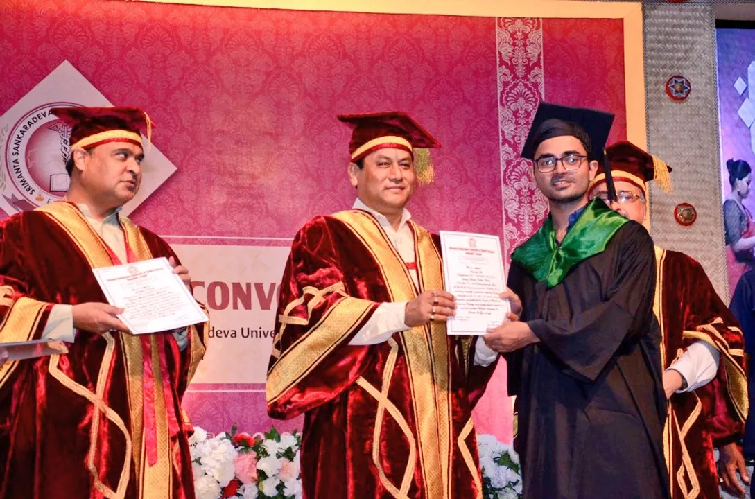 CM urges new gen doctors to work in rural areas