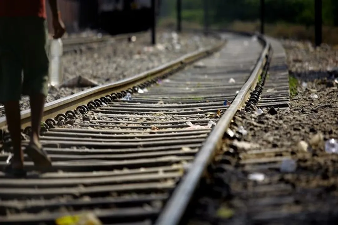Train kills mother, child in Lanka