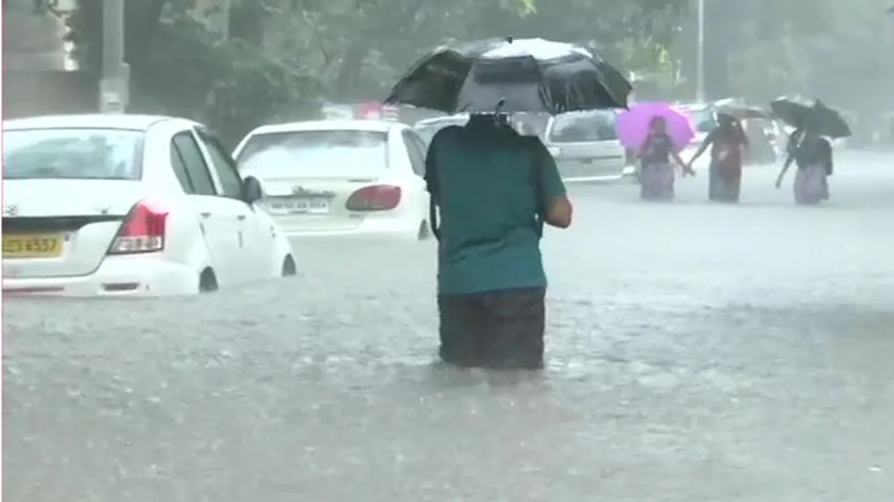 Heavy Rains Lash Mumbai On Wednesday