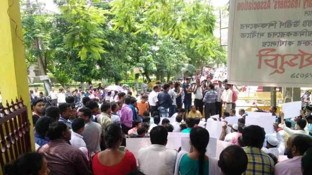 Polytechnic lecturers stage indefinite strike