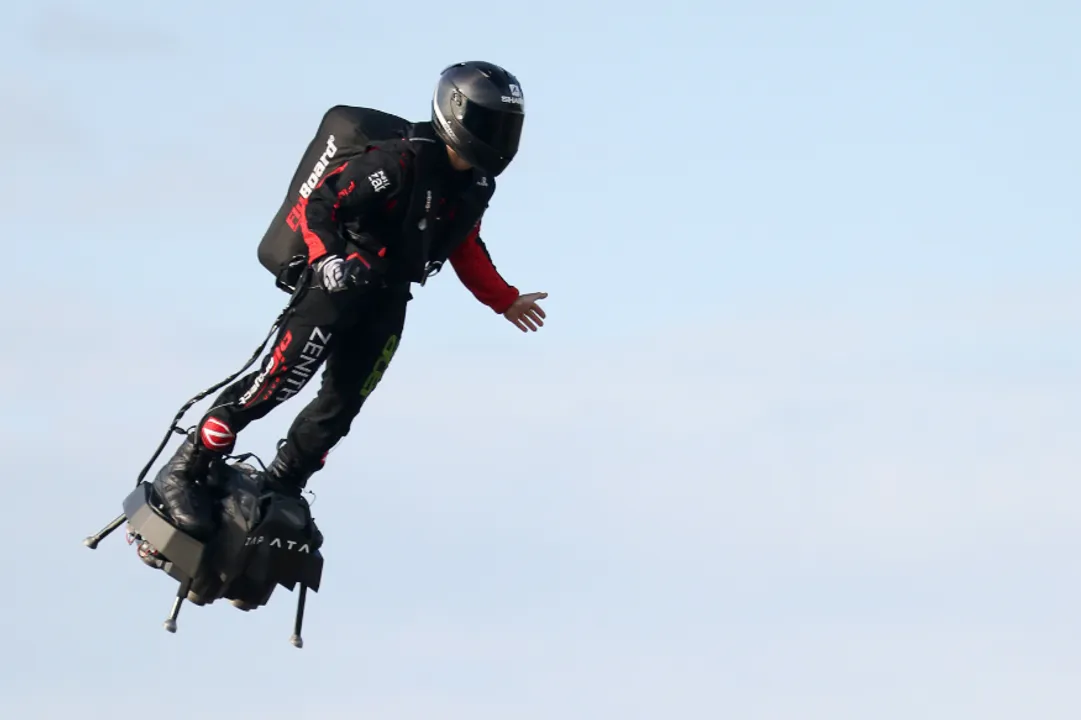 English Channel on jet-powered hoverboard