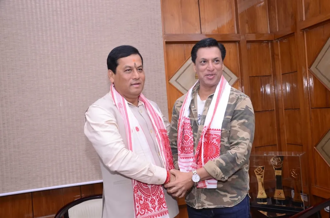 Madhur Bhandarkar calls on CM