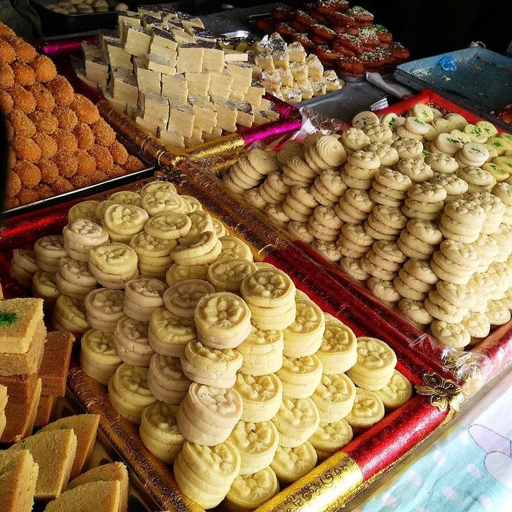 FSSAI Mandates Manufacturing & Expiry for Non-Packaged Sweets
