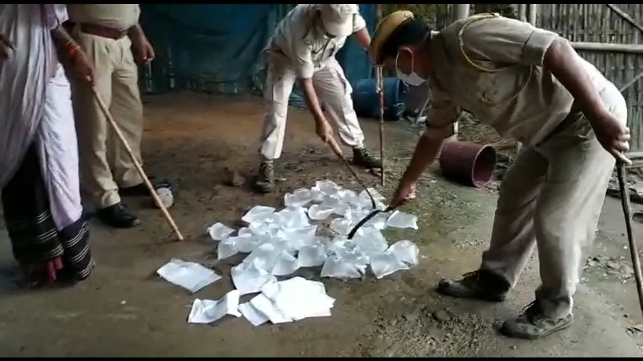 Nagaon: Huge quantity of liquor seized, 2 held