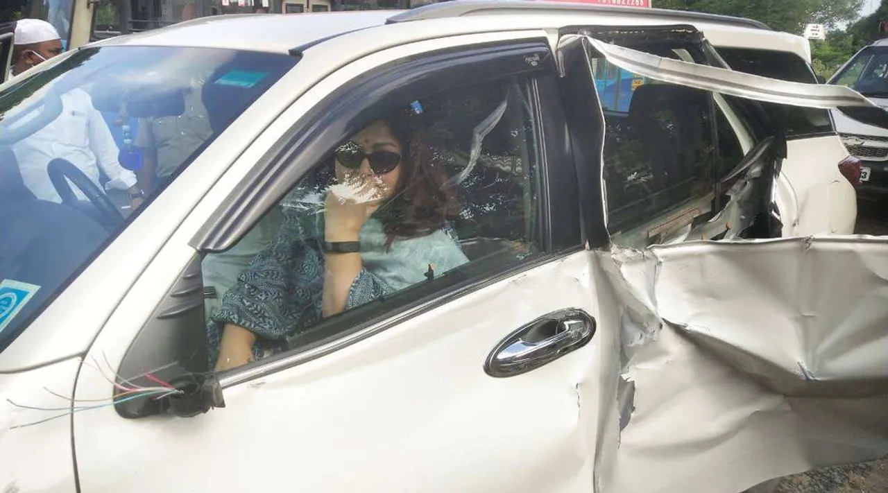 BJP’s Khushbu Sundar’s Car Hit by a Tanker