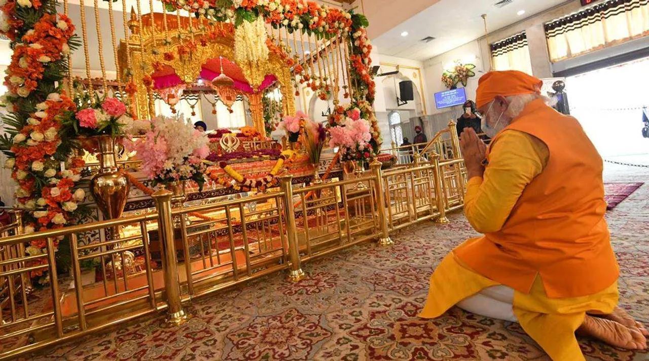 PM Modi Visits Gurudwara, Pays Tribute To Guru Tegh Bahadur