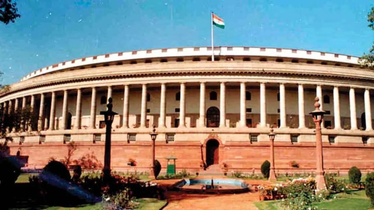 Prez, PM Modi recall martyrs of Parliament attack